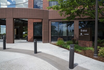 Entryway to Adventist Clackamas primary care clinic