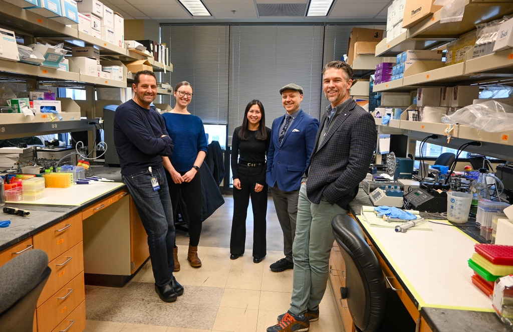 Jamie Lo with multidisciplinary research team