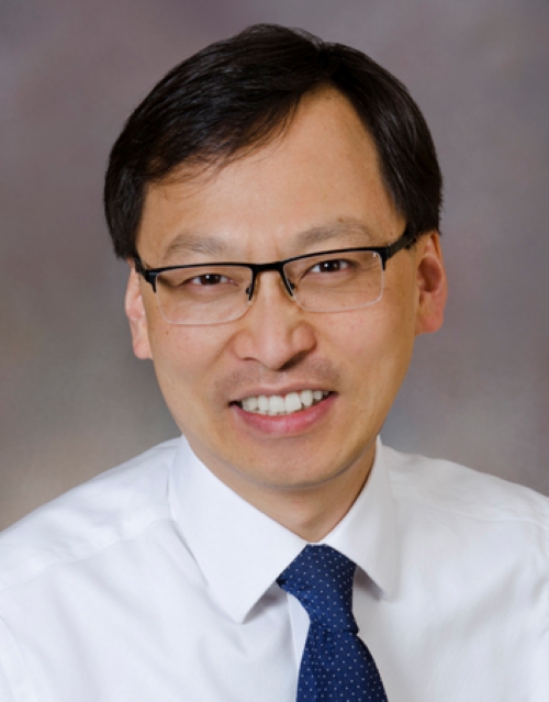 Headshot photo of Dr. Thomas Hwang